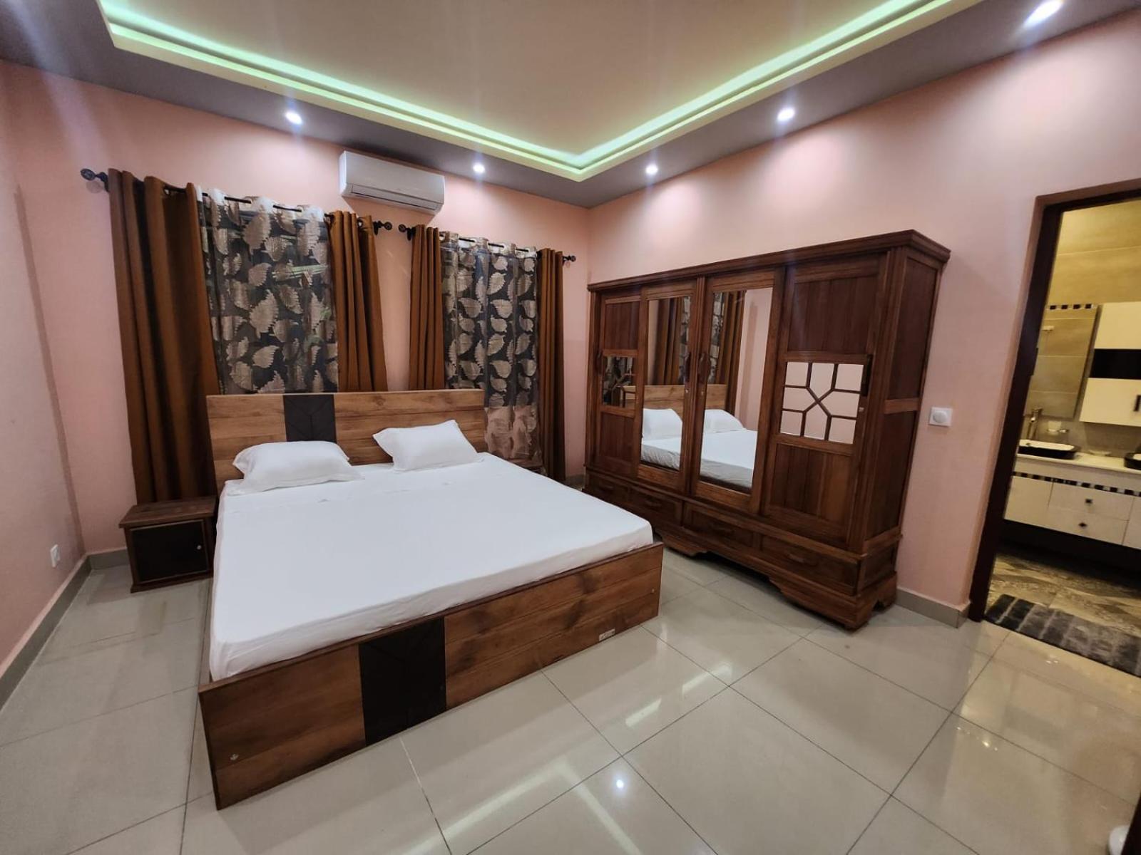 Ocean Heaven Hotel มาฮาจังกา ภายนอก รูปภาพ